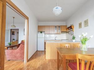 Prodej bytu 3+1, Praha - Kobylisy, Mirovická, 74 m2