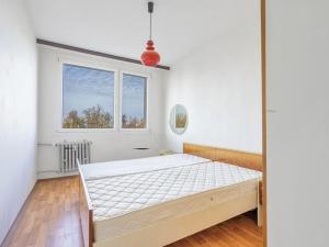 Prodej bytu 3+1, Praha - Kobylisy, Mirovická, 74 m2