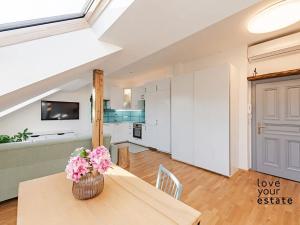 Pronájem bytu 2+kk, Praha - Nusle, Mojmírova, 54 m2