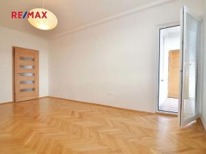 Pronájem bytu 3+1, Praha - Žižkov, Biskupcova, 78 m2