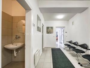 Prodej ordinace, Křižanov, Benešovo náměstí, 530 m2