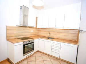 Prodej bytu 2+kk, Praha - Žižkov, Jeseniova, 51 m2