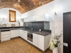 Prodej kanceláře, Praha - Smíchov, Mozartova, 109 m2