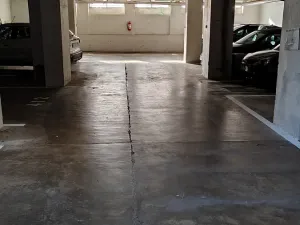 Pronájem garážového stání, Praha - Holešovice, U Pergamenky, 10 m2