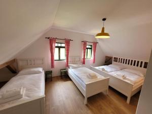 Pronájem rodinného domu, Mírová pod Kozákovem - Hrachovice, 140 m2