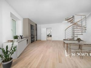 Prodej bytu 5+kk, Praha - Dejvice, Buzulucká, 239 m2