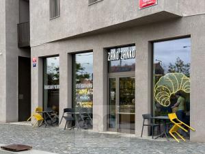 Pronájem bytu 1+kk, Praha - Smíchov, Toyen, 42 m2