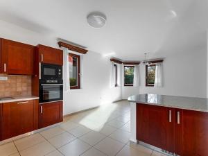 Pronájem rodinného domu, Praha - Křeslice, Pod ovčínem, 300 m2