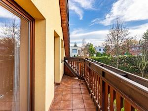 Pronájem rodinného domu, Praha - Křeslice, Pod ovčínem, 300 m2