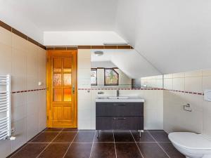 Pronájem rodinného domu, Praha - Křeslice, Pod ovčínem, 300 m2