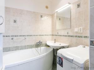 Pronájem bytu 3+1, Brno - Kohoutovice, Axmanova, 73 m2