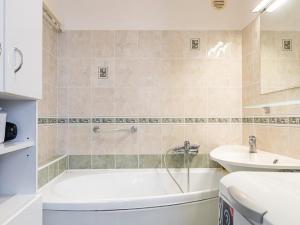 Pronájem bytu 3+1, Brno - Kohoutovice, Axmanova, 73 m2