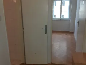 Pronájem bytu 1+kk, Praha - Holešovice, Kamenická, 23 m2