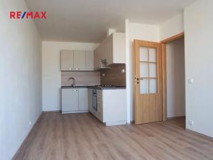 Pronájem bytu 2+kk, Praha - Braník, Novodvorská, 40 m2