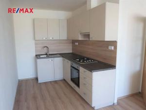 Pronájem bytu 2+kk, Praha - Braník, Novodvorská, 40 m2