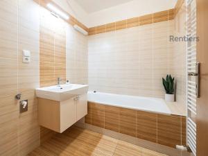 Prodej bytu 2+kk, Praha - Újezd nad Lesy, Domanovická, 67 m2