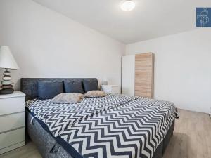 Prodej bytu 3+1, Praha - Újezd nad Lesy, Žárovická, 68 m2