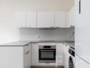 Pronájem bytu 2+kk, Praha - Libeň, Novákových, 40 m2