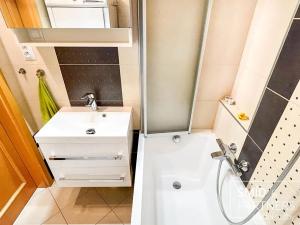 Pronájem bytu 3+1, Praha - Černý Most, Bryksova, 71 m2