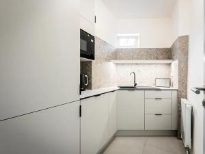 Pronájem kanceláře, Praha - Strašnice, Třebohostická, 29 m2