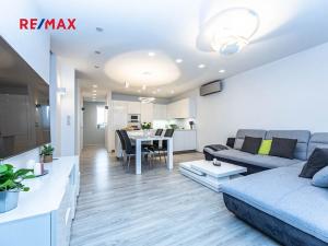 Pronájem bytu 2+kk, Praha - Strašnice, Novostrašnická, 68 m2