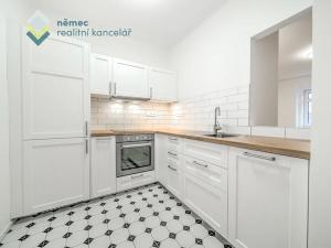 Pronájem bytu 1+1, Praha - Vysočany, Kolbenova, 35 m2