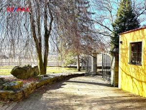 Pronájem vily, Perštejn, 700 m2