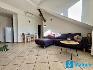 Pronájem bytu 2+kk, Praha - Bubeneč, U akademie, 40 m2