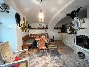 Prodej rodinného domu, Valkeřice, 270 m2