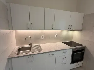 Pronájem bytu 1+1, Praha - Smíchov, Ostrovského, 35 m2