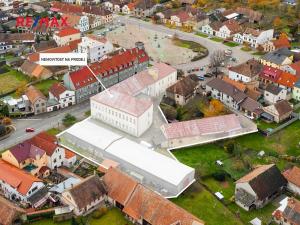 Prodej komerční nemovitosti, Dašice, náměstí T. G. Masaryka, 2490 m2