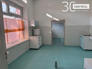 Pronájem komerční, Vsetín, 200 m2