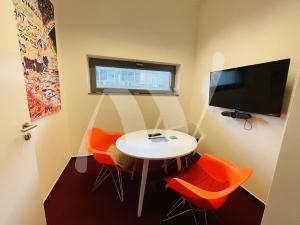 Pronájem kanceláře, Praha - Holešovice, Jankovcova, 337 m2