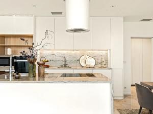 Prodej bytu 4+1, Praha - Stodůlky, Petržílkova, 228 m2