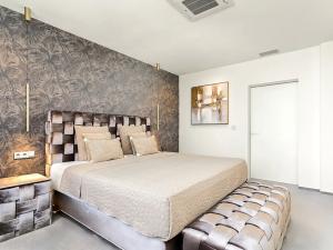 Prodej bytu 4+1, Praha - Stodůlky, Petržílkova, 228 m2