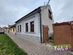 Prodej rodinného domu, Nové Dvory, Masarykovo nám., 120 m2
