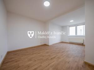 Prodej bytu 1+kk, Dolní Kounice, Masarykovo náměstí, 35 m2