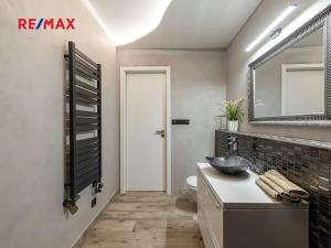 Pronájem bytu 2+kk, Praha - Vysočany, Pod Harfou, 55 m2