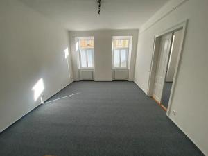 Pronájem bytu 2+1, Brno, Ptašínského, 78 m2