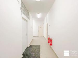 Pronájem výrobních prostor, Neratovice, Na Výsluní, 140 m2