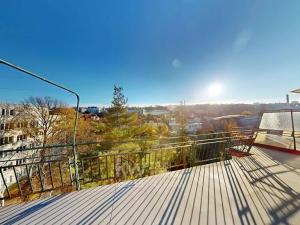 Pronájem atypického bytu, Praha - Vokovice, Na dlouhém lánu, 139 m2