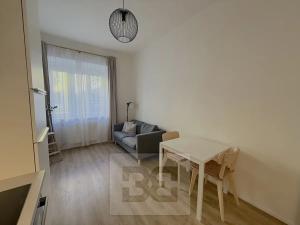 Pronájem bytu 2+kk, Praha - Strašnice, Za poštou, 39 m2