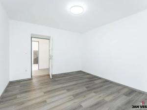 Pronájem bytu 3+1, Praha - Čakovice, U Párníků, 54 m2