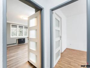 Pronájem bytu 3+1, Praha - Čakovice, U Párníků, 54 m2