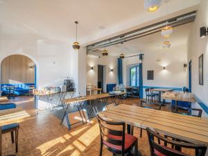 Pronájem restaurace, Dolní Dunajovice, Rudé armády, 500 m2