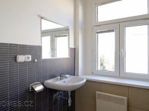 Pronájem bytu 2+kk, Praha - Michle, Hanusova, 36 m2