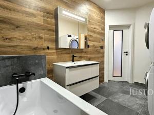 Prodej bytu 4+kk, Písek, Velké náměstí, 113 m2