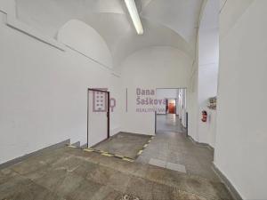 Pronájem obchodního prostoru, Jindřichův Hradec, nám. Míru, 520 m2