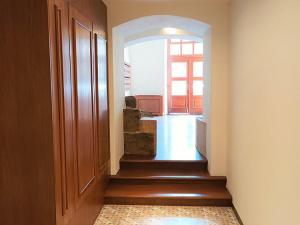 Pronájem bytu 2+1, Praha - Malá Strana, U lužického semináře, 74 m2