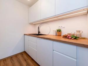 Prodej bytu 2+kk, Praha - Kobylisy, Čimická, 43 m2